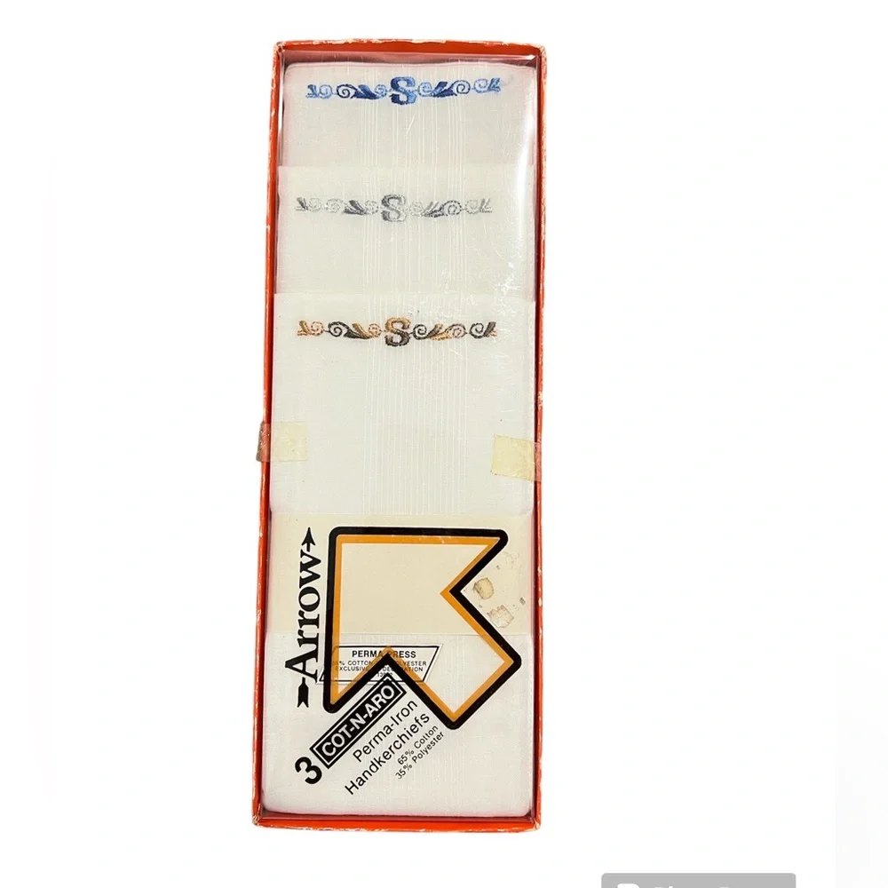 NIB Vintage Arrow White Handkerchiefs with Embroidered “S”
